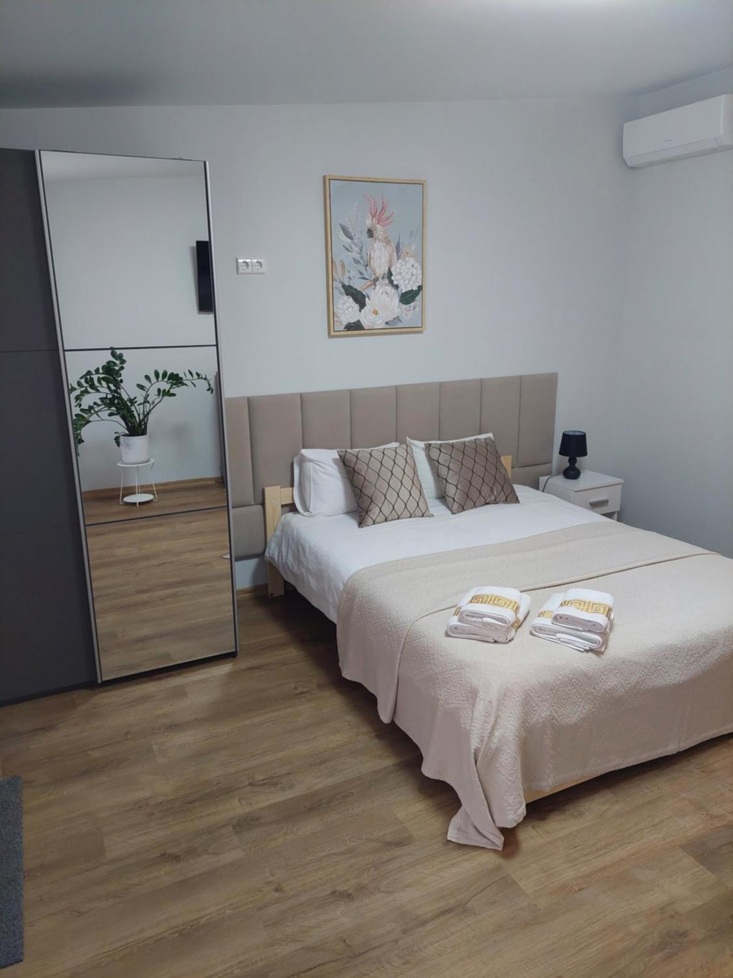 Lapiu Ola Apartment Utena Ngoại thất bức ảnh