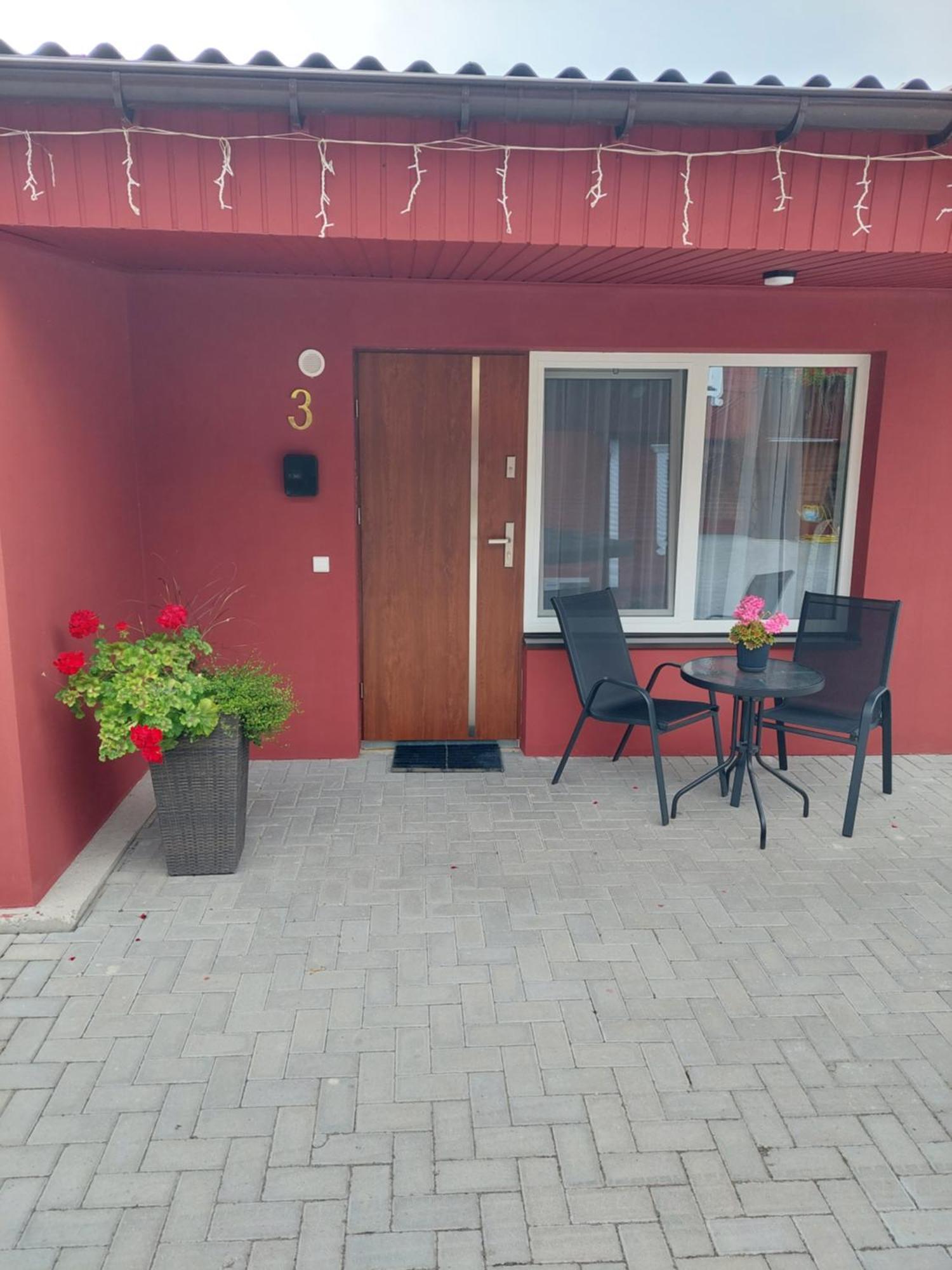 Lapiu Ola Apartment Utena Ngoại thất bức ảnh
